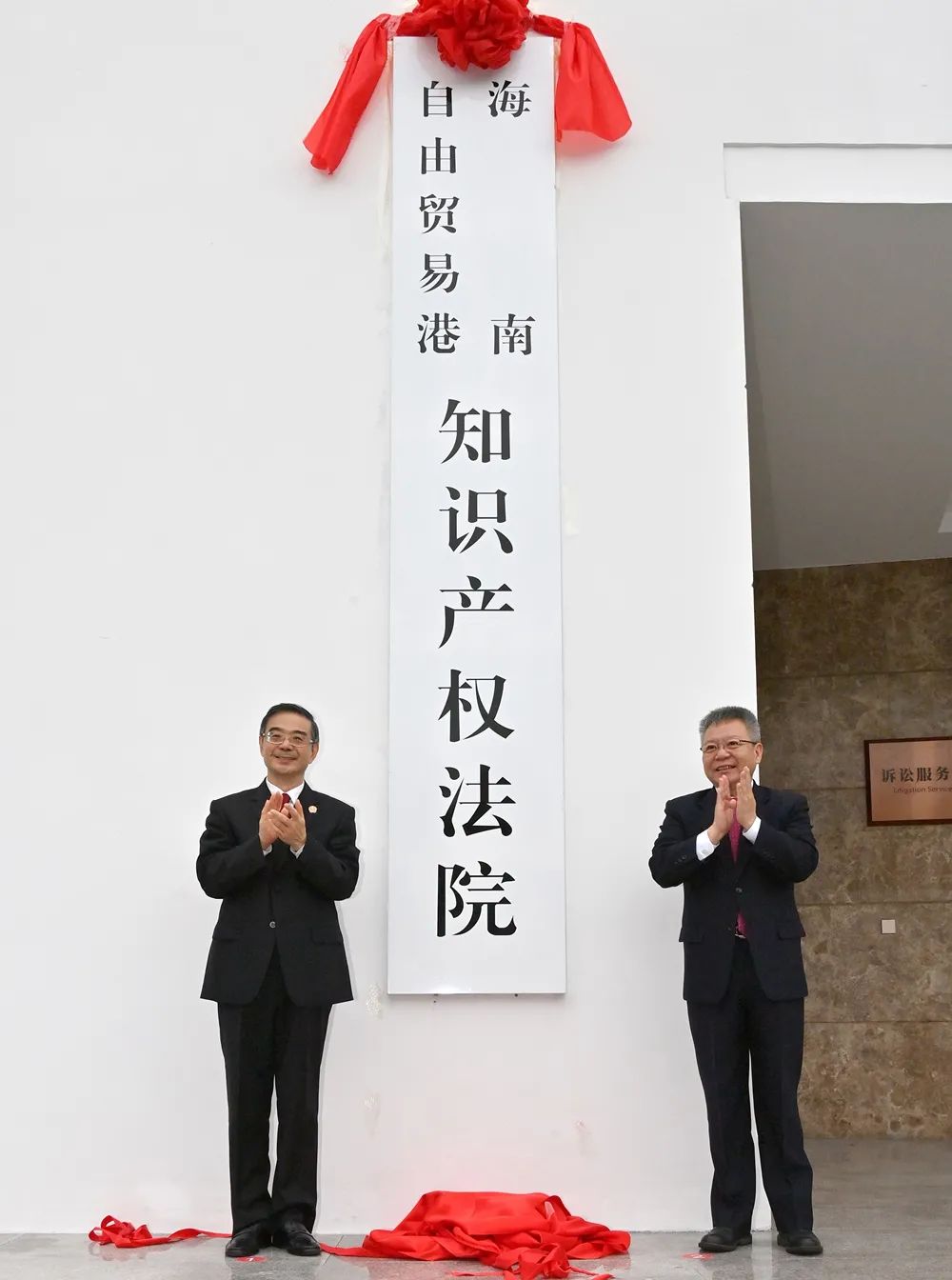 e12de0d56c61415a8dcbdb7dad9136c8.jpg 图片