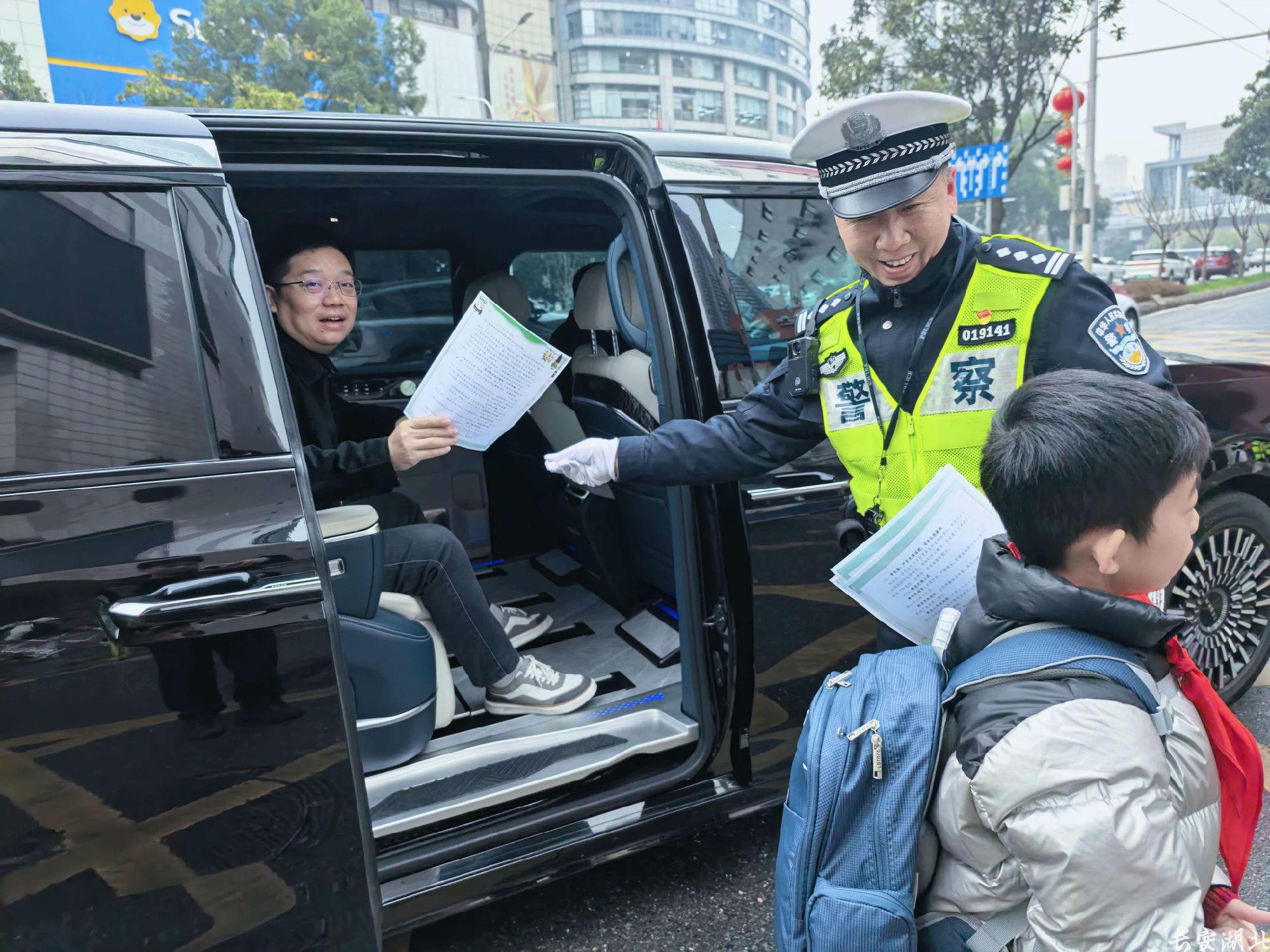 武昌区分局-守护208所校园平安1.jpg