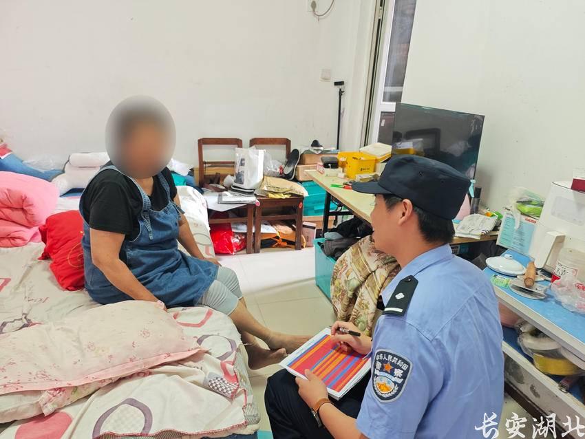 洪山区分局-25岁民警给121位老人“分颜色”4.png