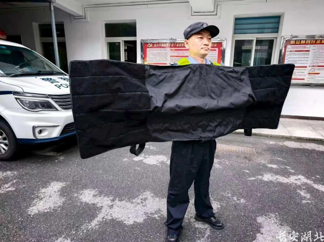 武昌区分局-基层民警的这个发明获国家专利2.jpg