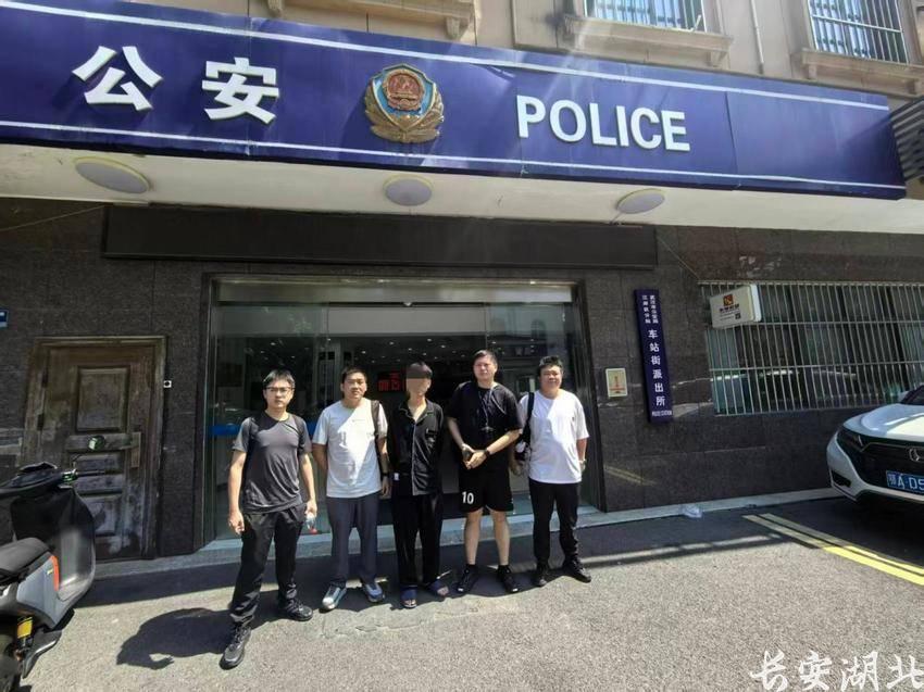 江岸区分局-两天跨两省四市追抓嫌疑人1.png