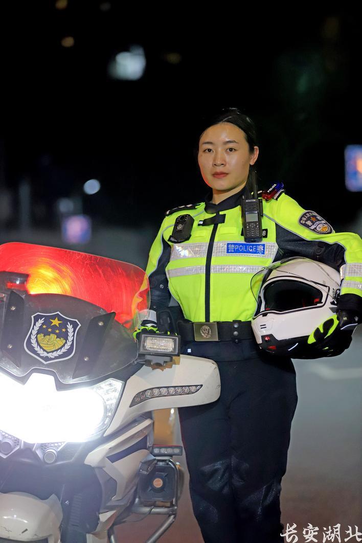 4东湖高新区分局-2022年12月伍淼成为汉警快骑队员.png