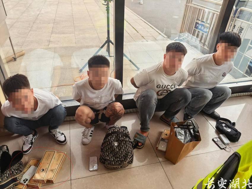 江岸区分局-窃贼盗窃香烟欲逃离汉3.png