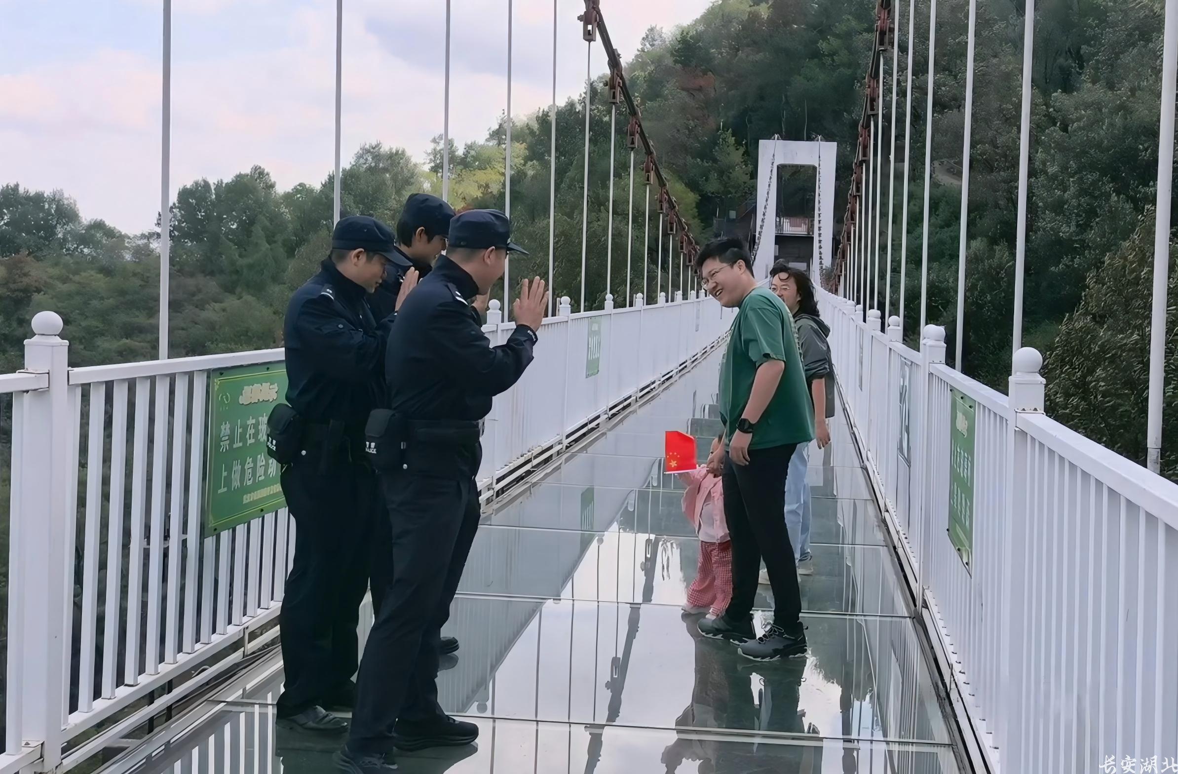 蔡甸区分局-体验蔡甸“旅游勤务”1.png